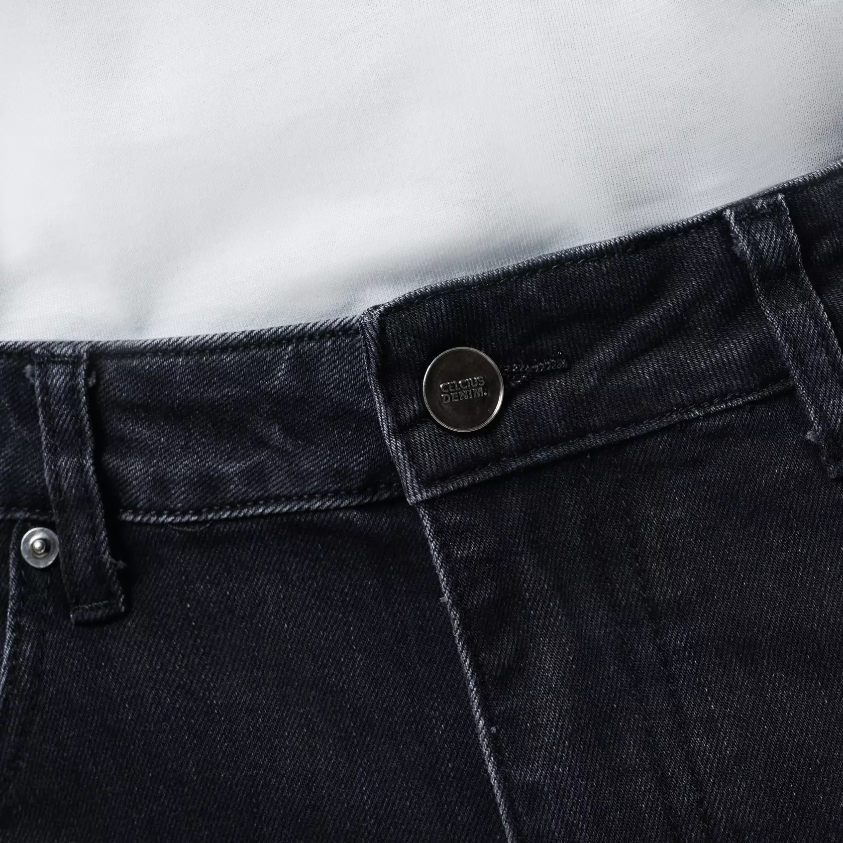 CELCIUS Celana Denim Straight Fit I31000402C Hitam