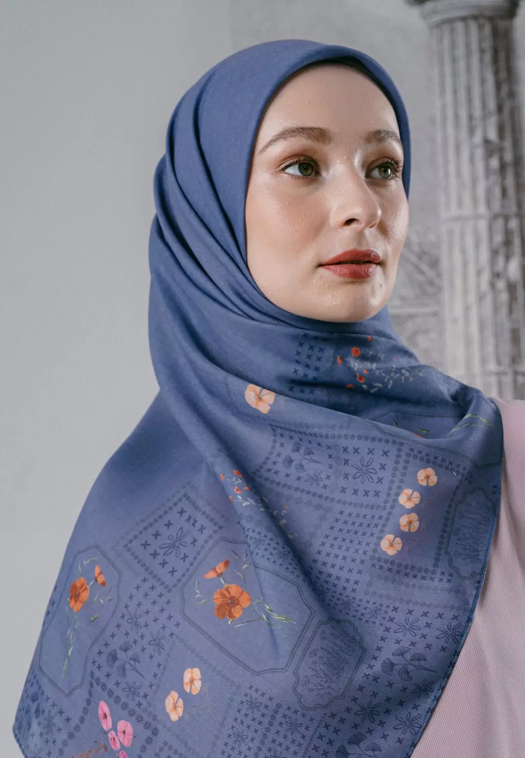 FIORELLA  Scarf Light Navy - Kerudung Hijab Segiempat Motif With BOX - Bahan Nesla - Ukuran 115x115