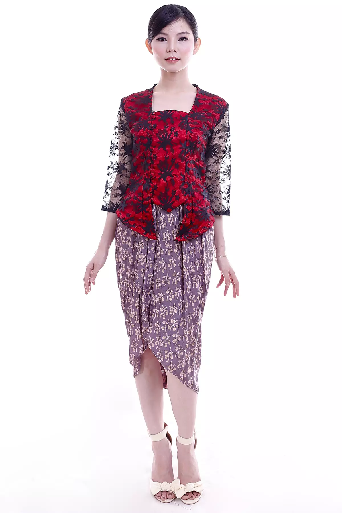 Sinok Putu Mayang Kebaya Abang Ireng