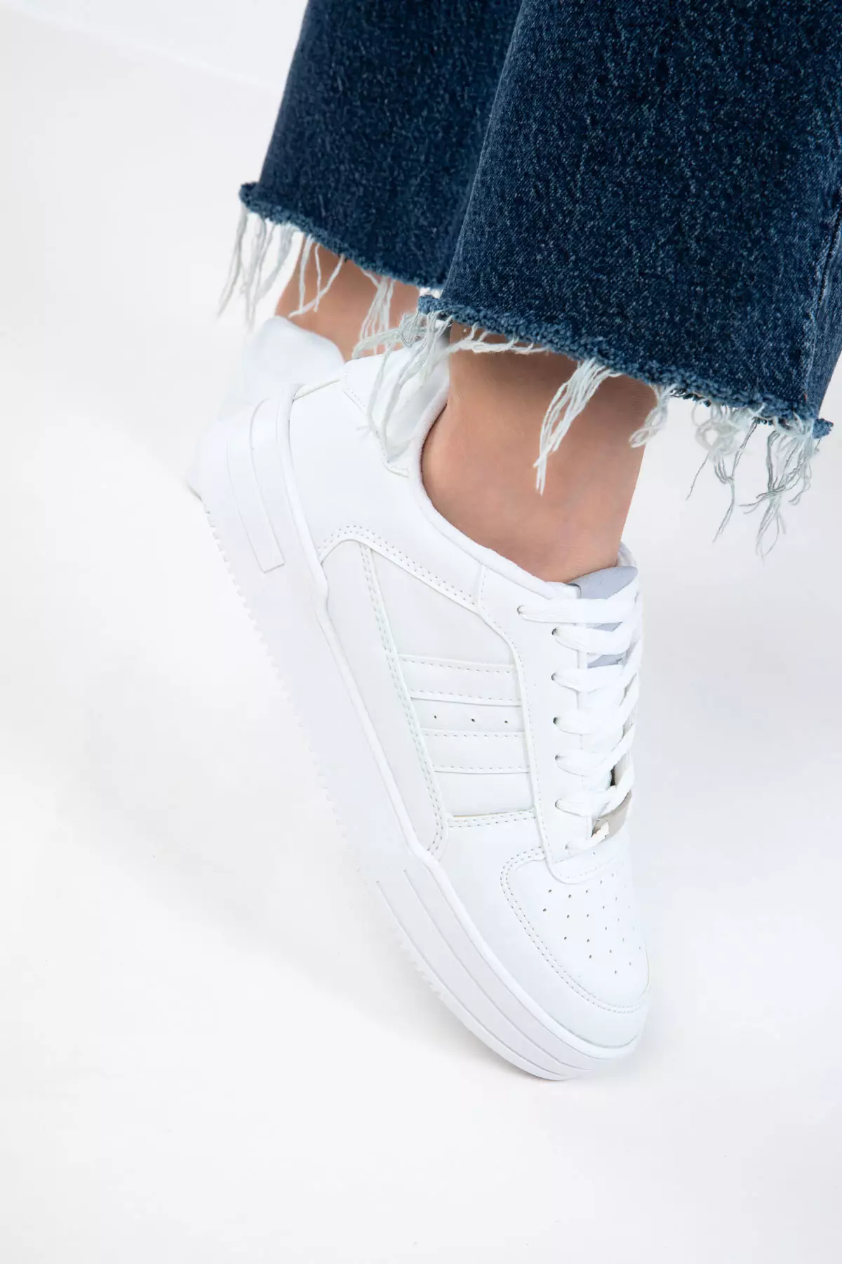 White Women's Sneaker 20677