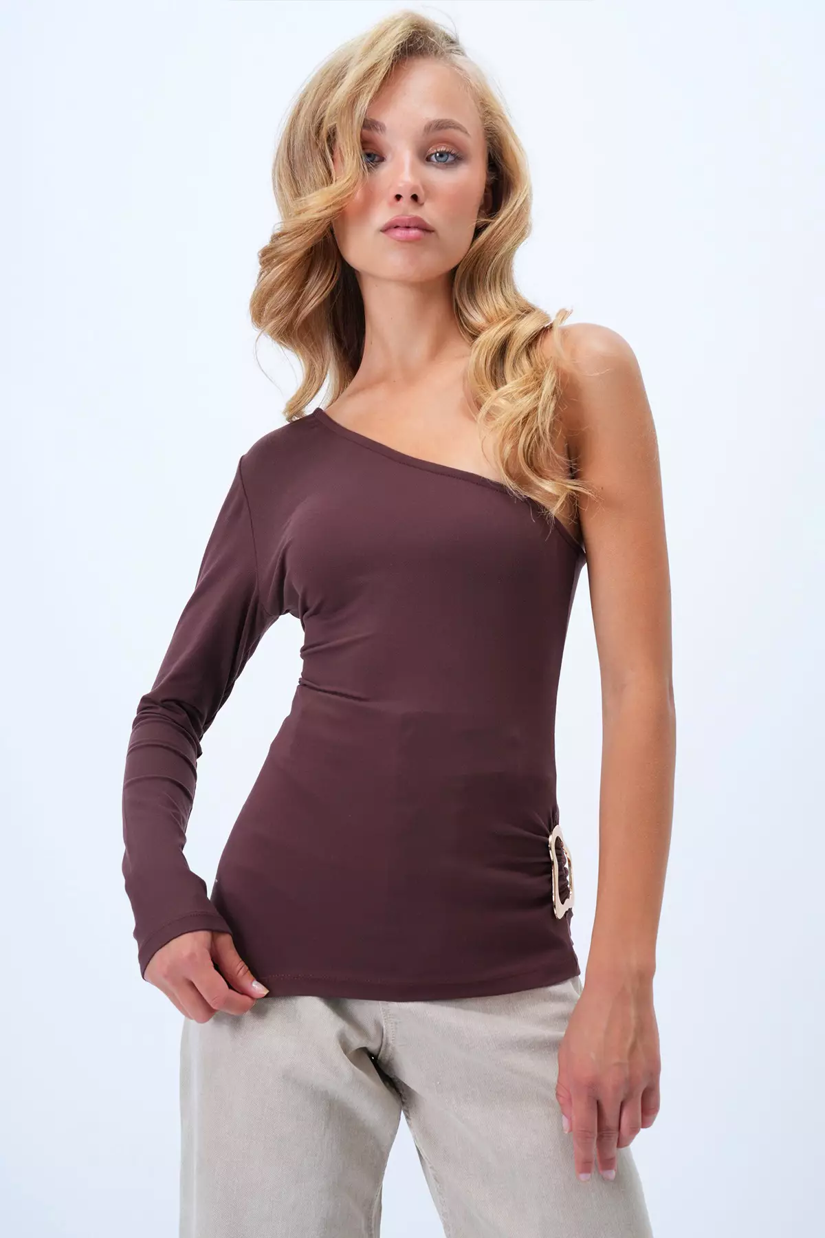 Women's Cinnamon Brown Waist Draped Accessory Detailed Single Sleeve Sandy Blouse Alc-X14414