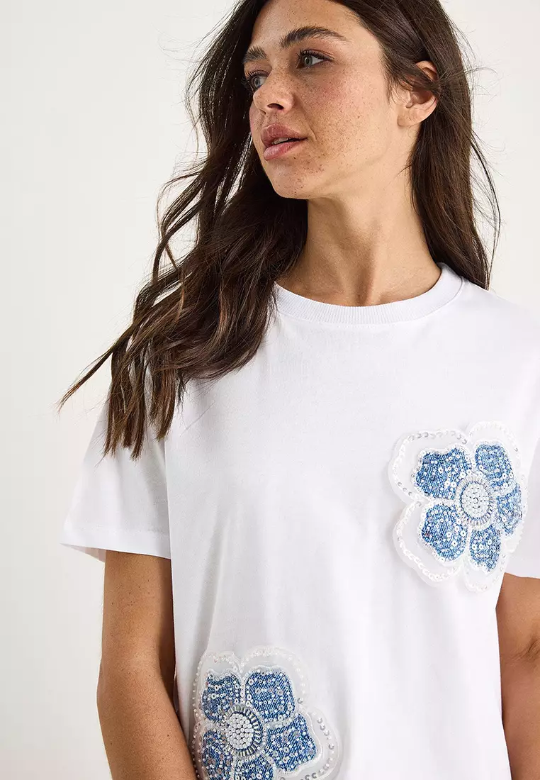 Flower Stone Accessory Short Sleeve Crew Neck T-Shirt 60602059