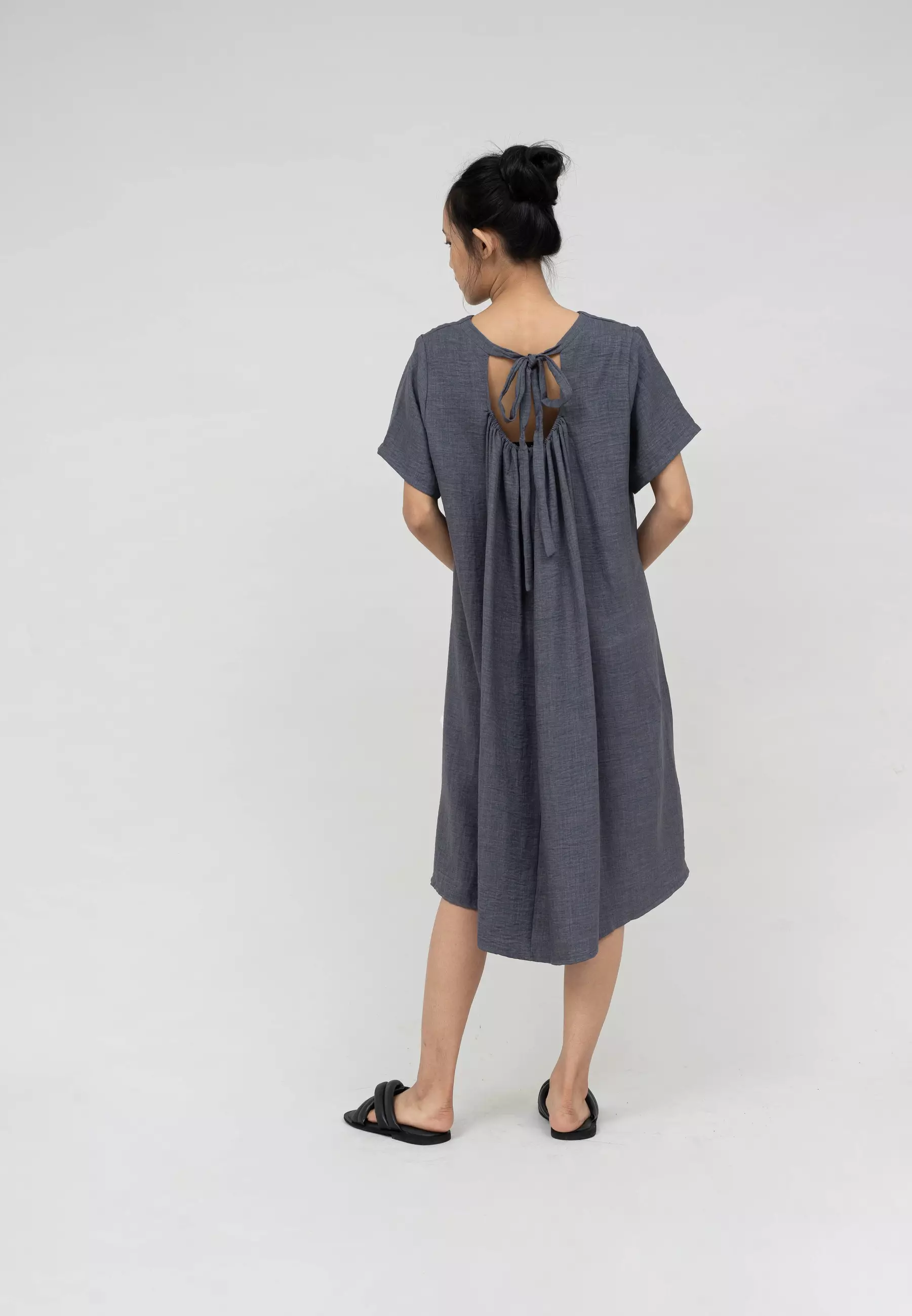 Houseofcuff Magnolia Dress in Grey Dress Oversized Bahan Crinkle