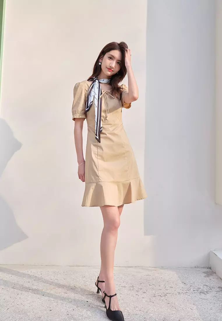 Square Neck Puff Sleeve Low Flare Midi Dress