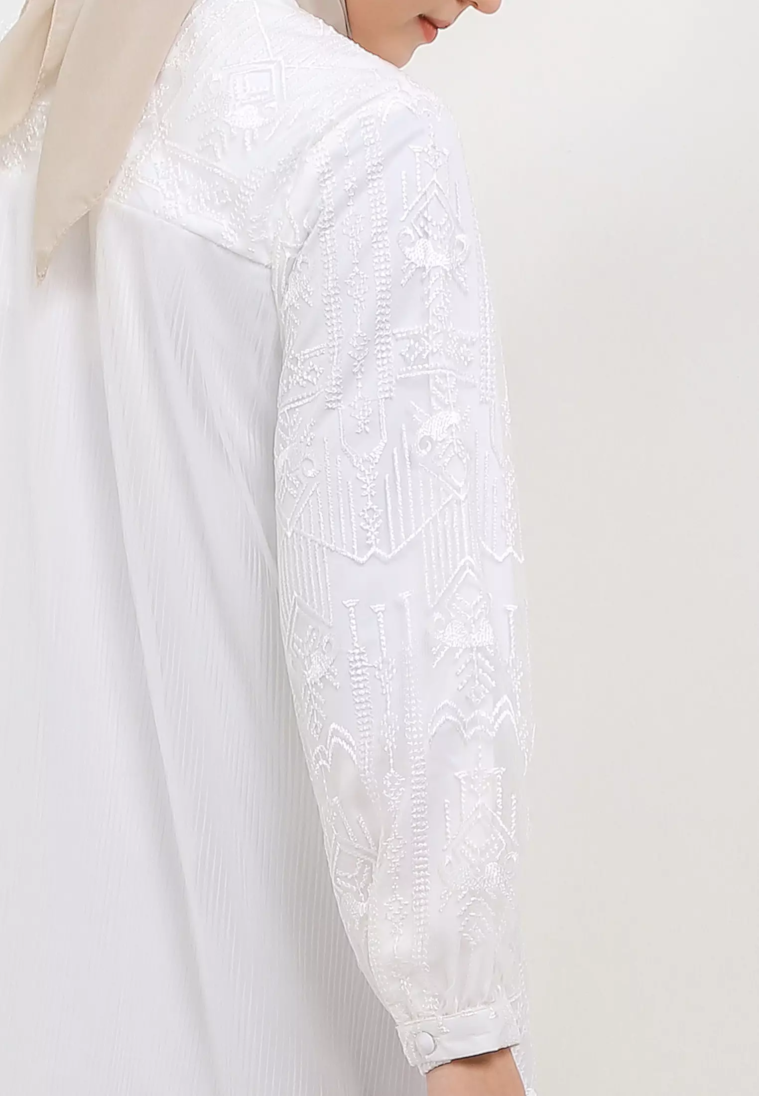 MFMW Albinoeri Dress Gamis Brukat Broken White