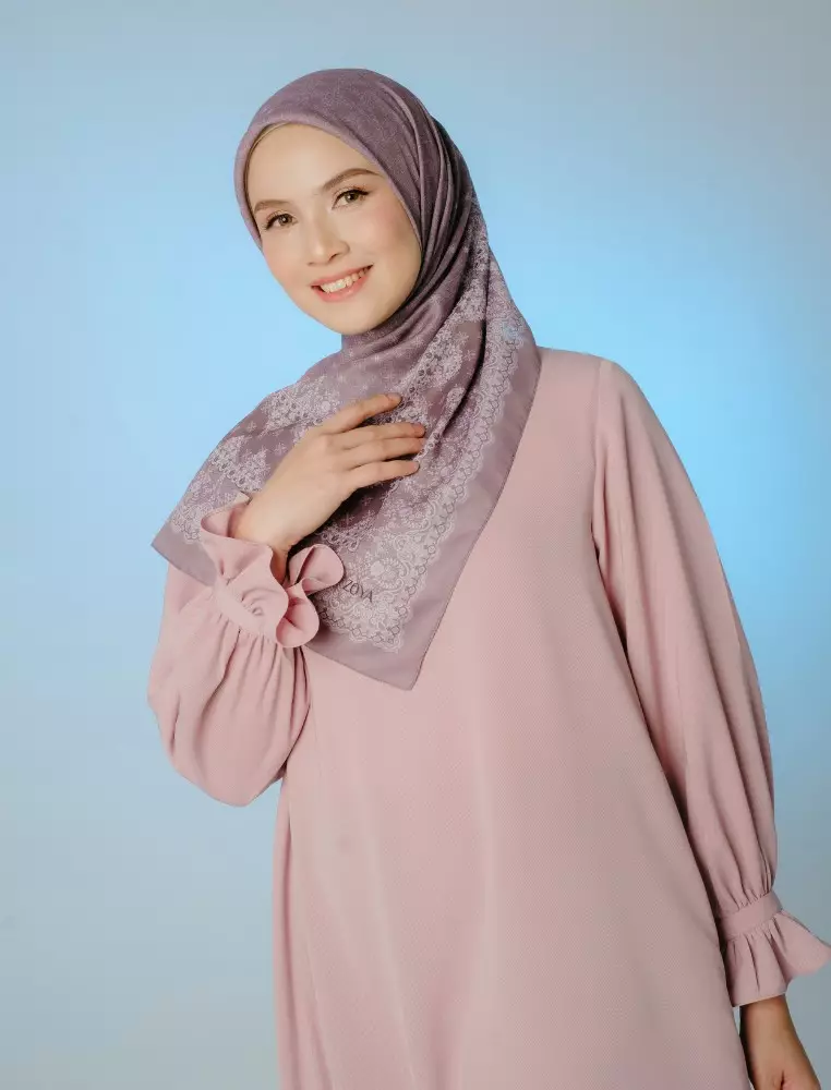 ZOLA Scarf Dark Grey - Kerudung Hijab Segiempat Motif With Pouch Ziplock - Bahan Poly Fine - Ukuran 110x110