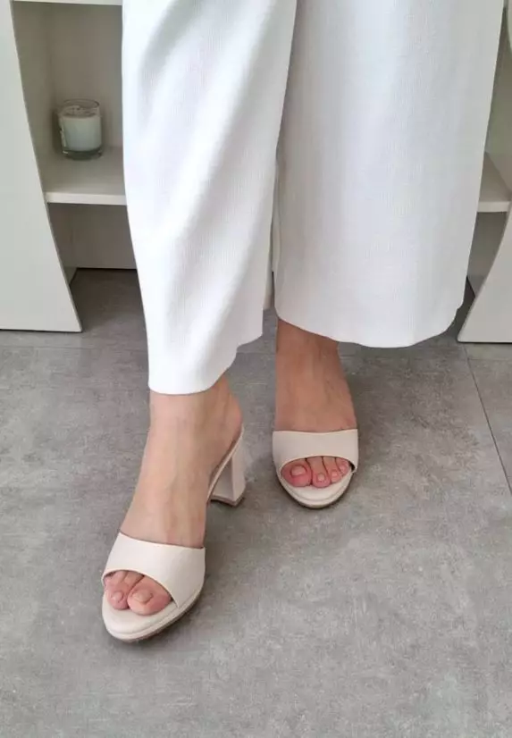 Nicholas Edison Heel Kanaya Cream