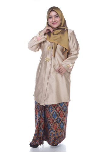 Buy Nayli Plus Size Gold Kebaya Labuh from Nayli in Yellow and Gold and Brown only 349