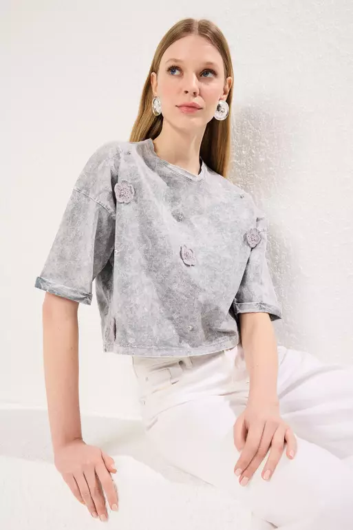 Grey Washed Floral Relaxed/Comfortable Crop Knit T-Shirt TWOSS25TS00131
