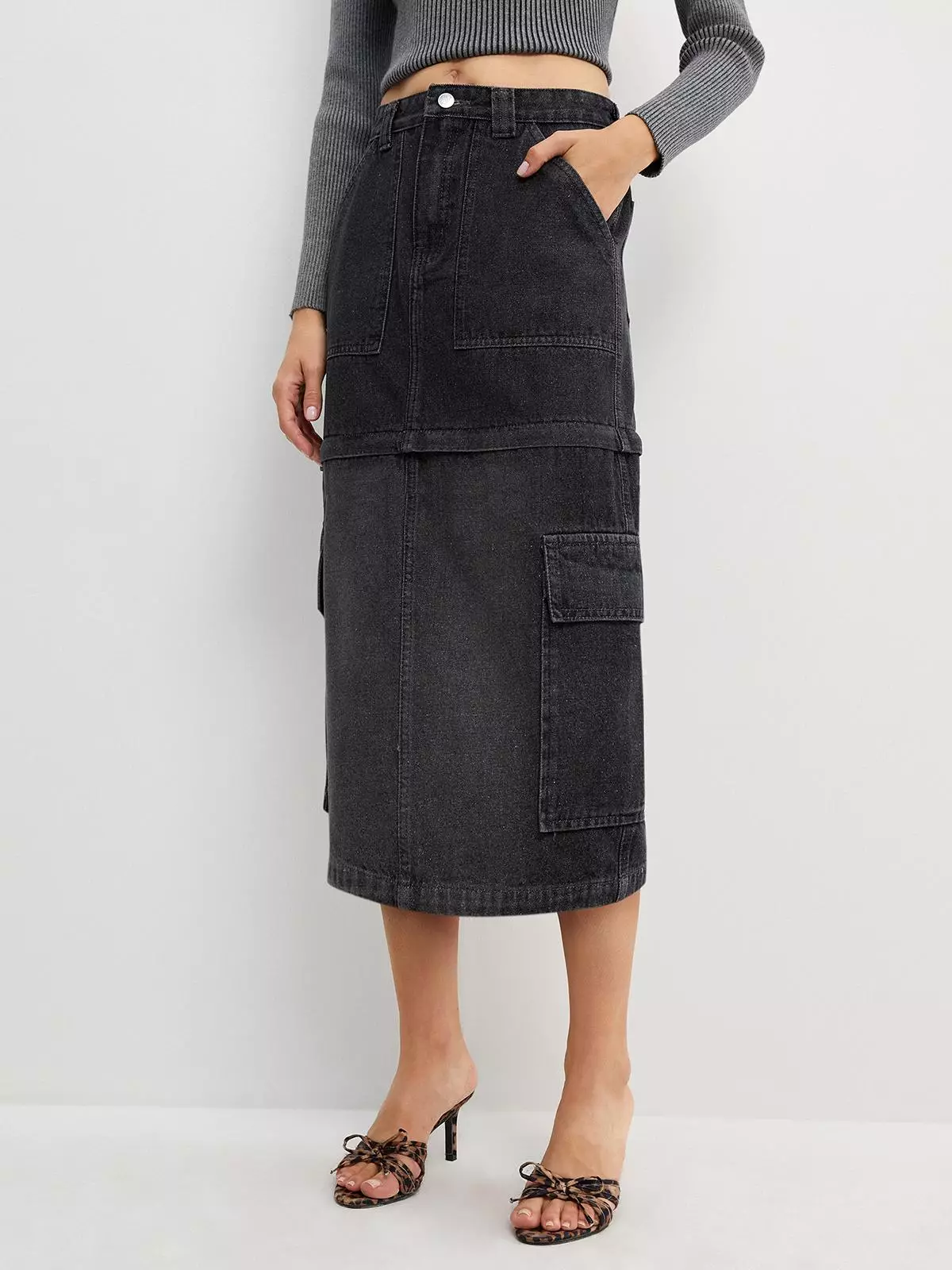 Pomelo - Rok Wanita - Convertible Zip-Off Cargo Skirt - Dark Grey