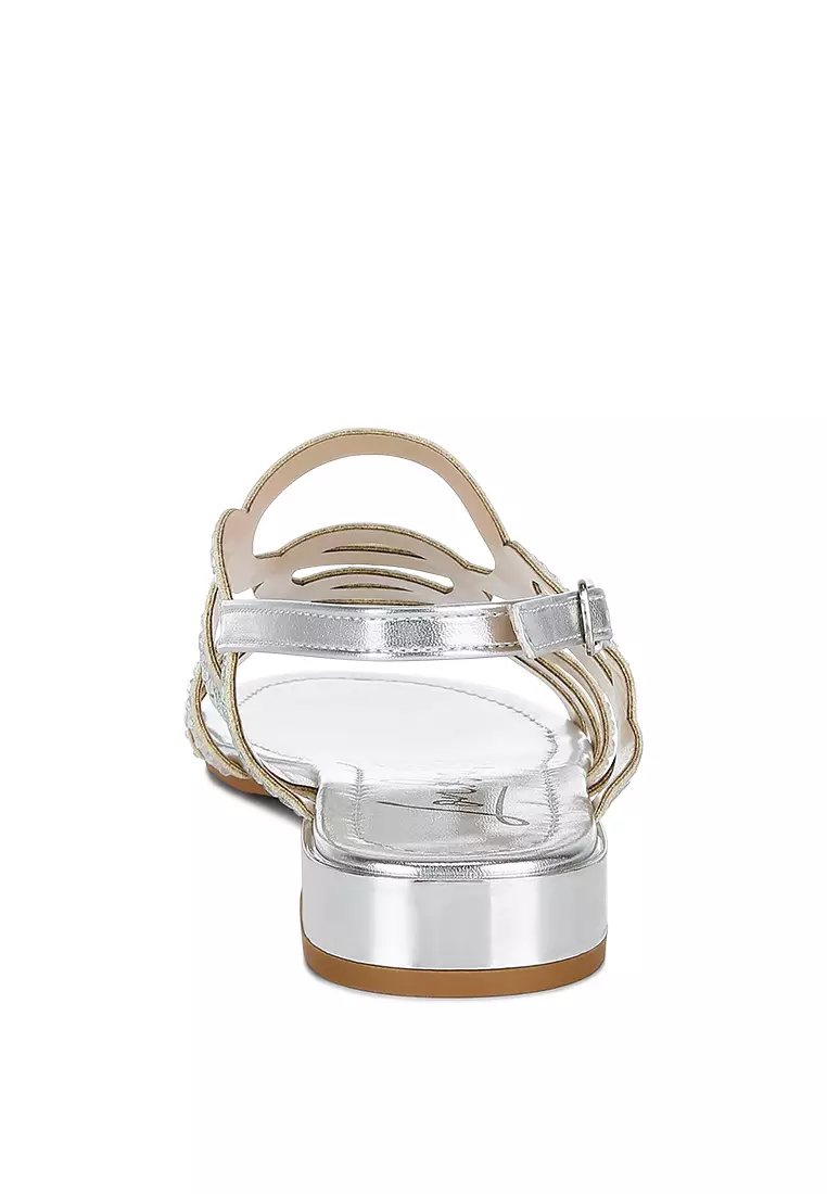 Sandal Datar Berlian Imitasi Detail Potongan Warna Perak