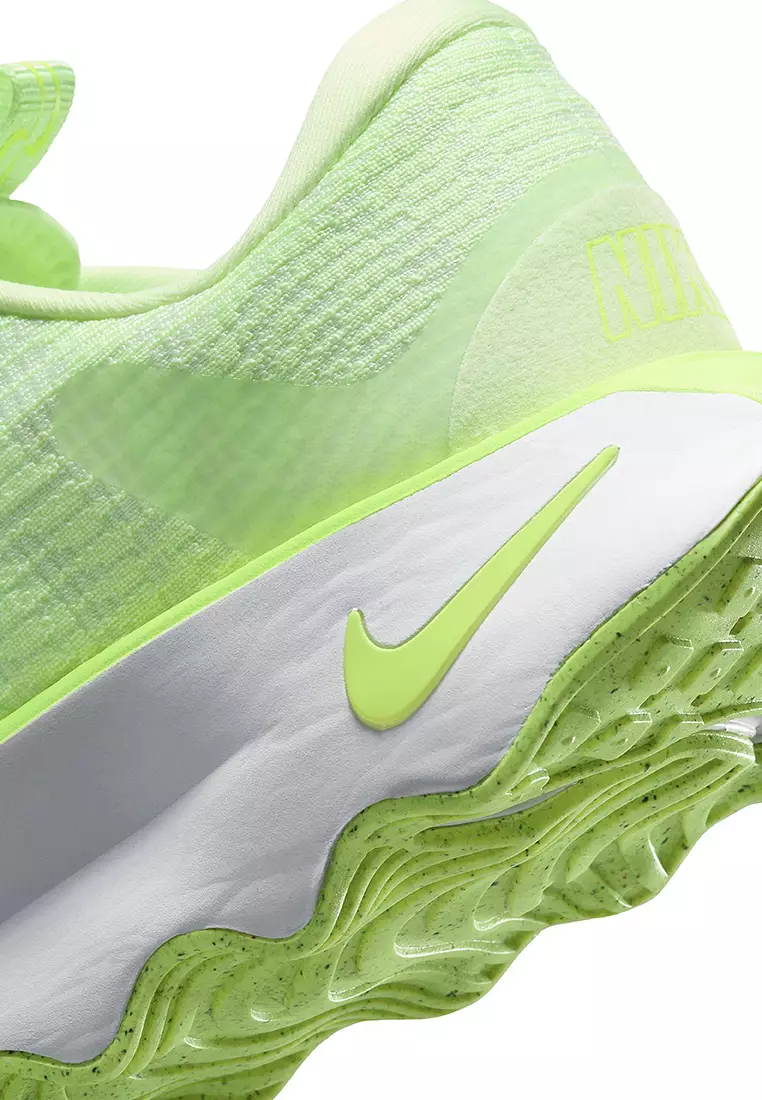 Motiva Walking Shoes