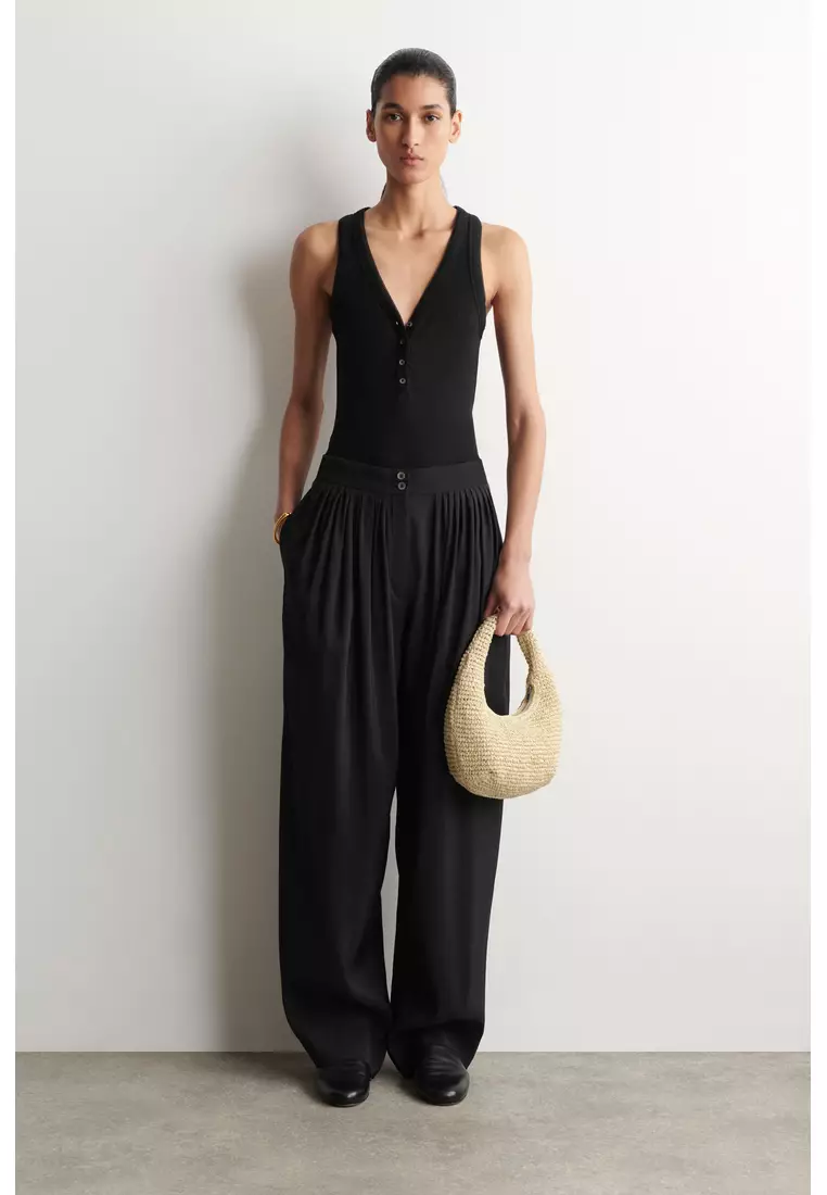 CURVED MINI SHOULDER BAG - STRAW