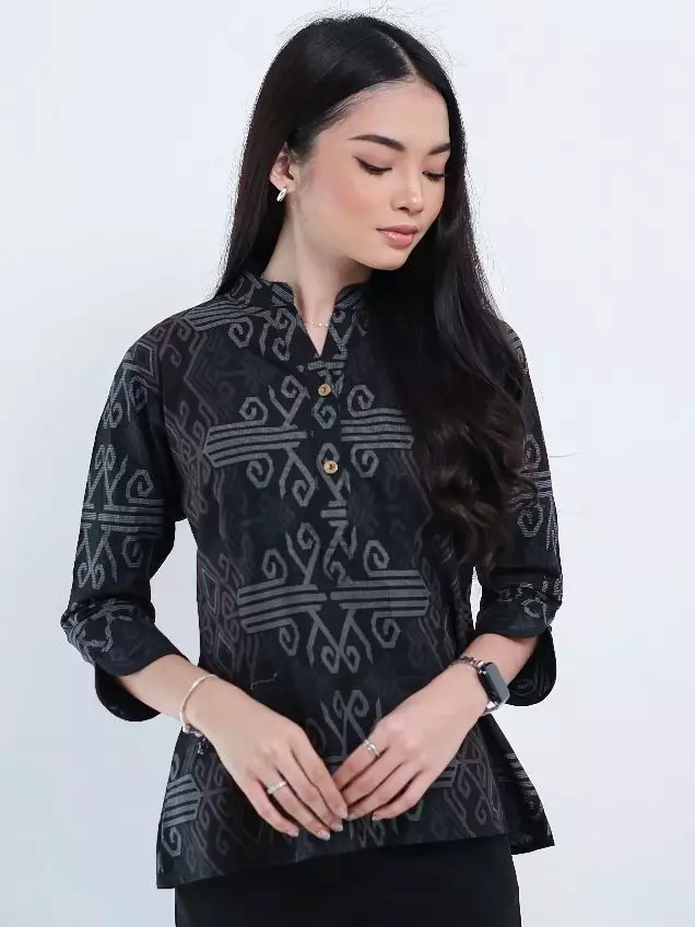Vistara Black Blouse Wanita