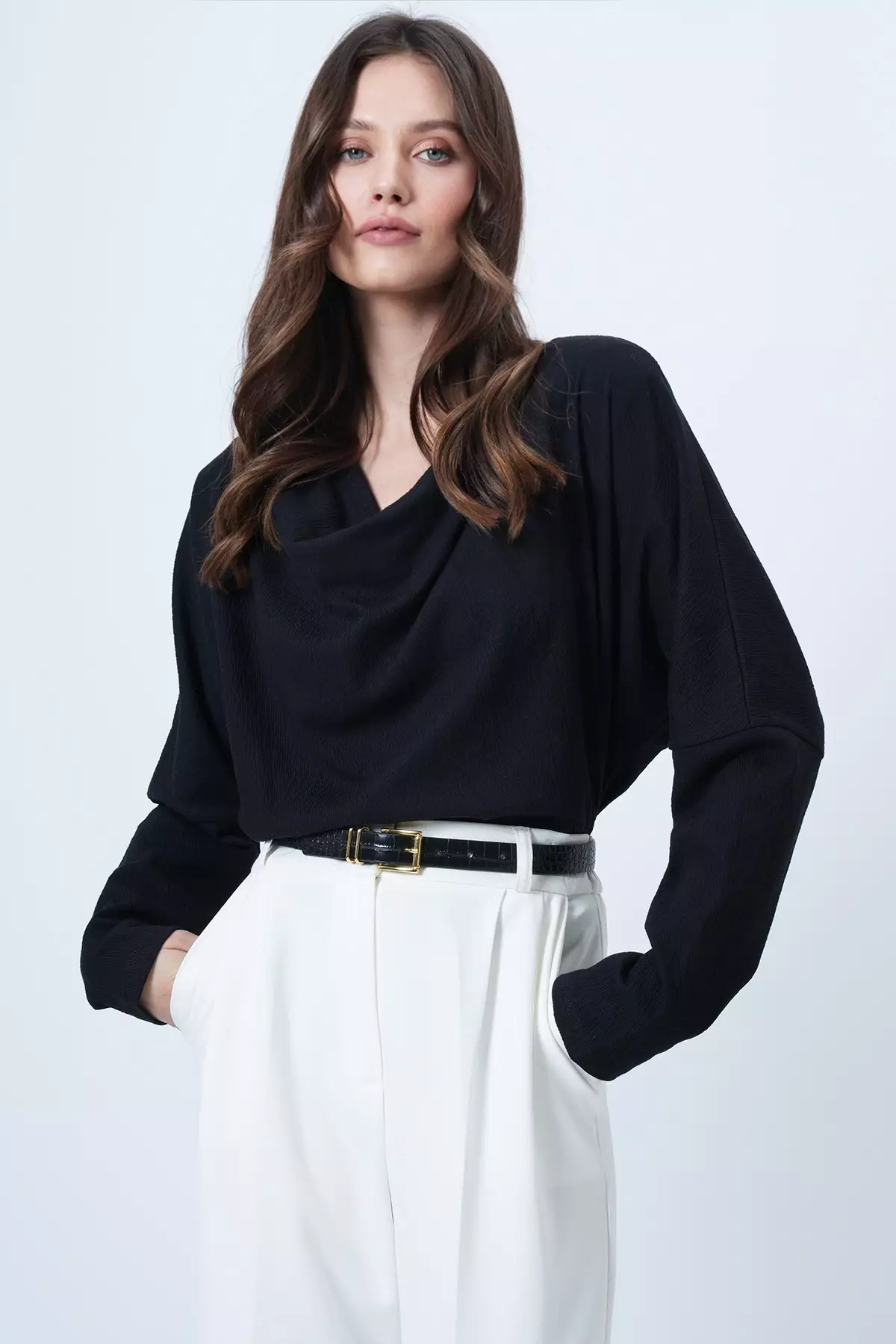 Black-1 Degaje Collar Wide Cut Knitted Blouse Alc-X13126