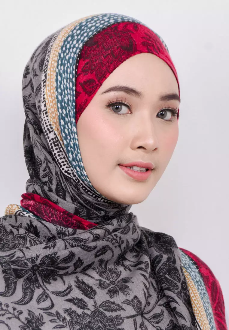 Diora Cotton Viscose Pashmina Hijab Black & Red