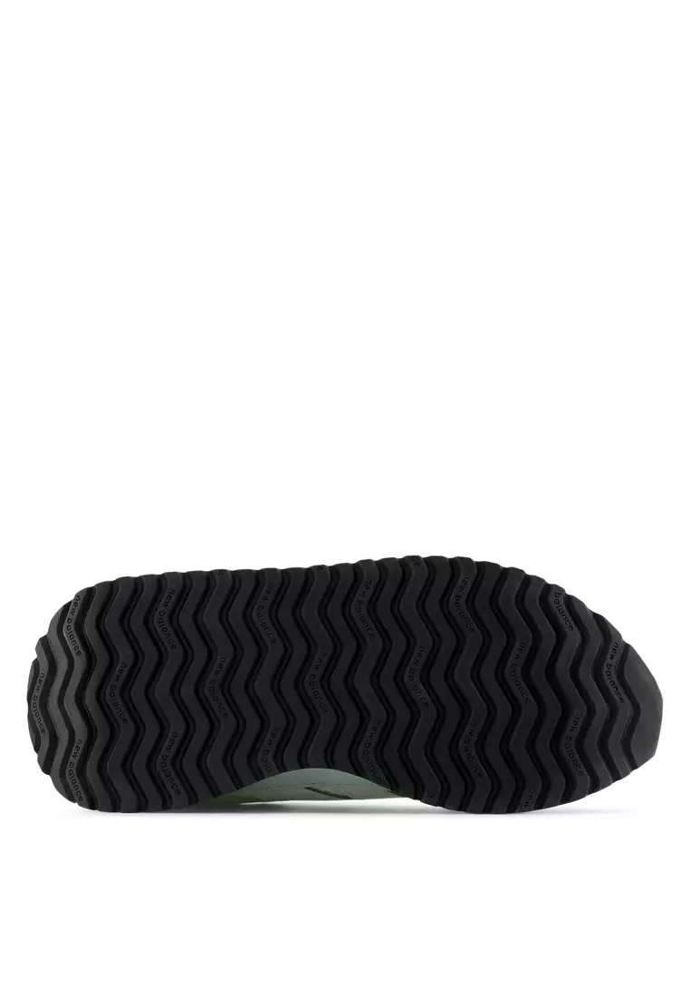 237 Classic Lifestyle Shoes