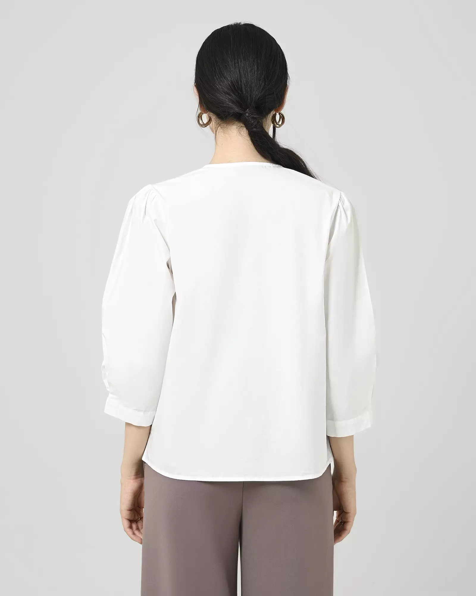 Geulis.id SAIKA BLOUSE - Brokenwhite