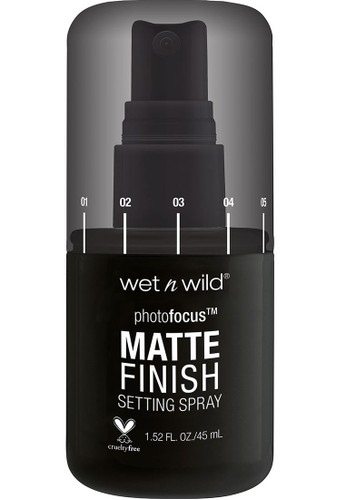 Wet N Wild black Wet N Wild Photo Focus Setting Spray - Matte Mat 95F58BE570A480GS_1