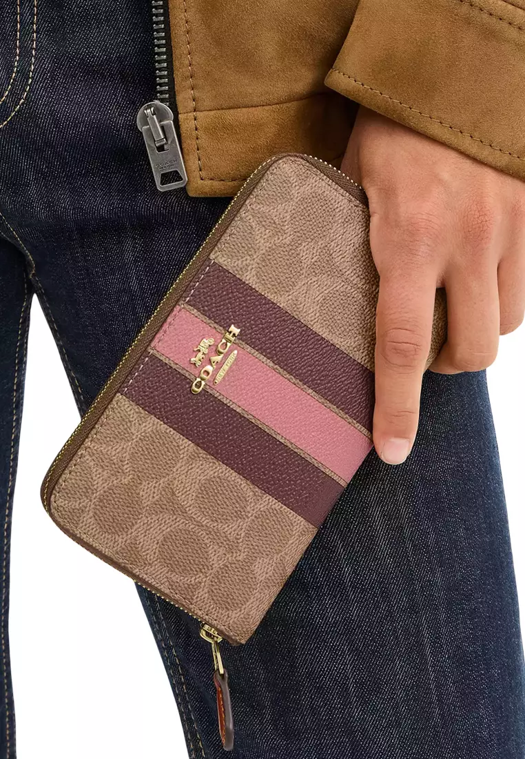 Medium Id Zip Wallet In Signature Canvas With Varsity Stripe - Tan Multi CBO79