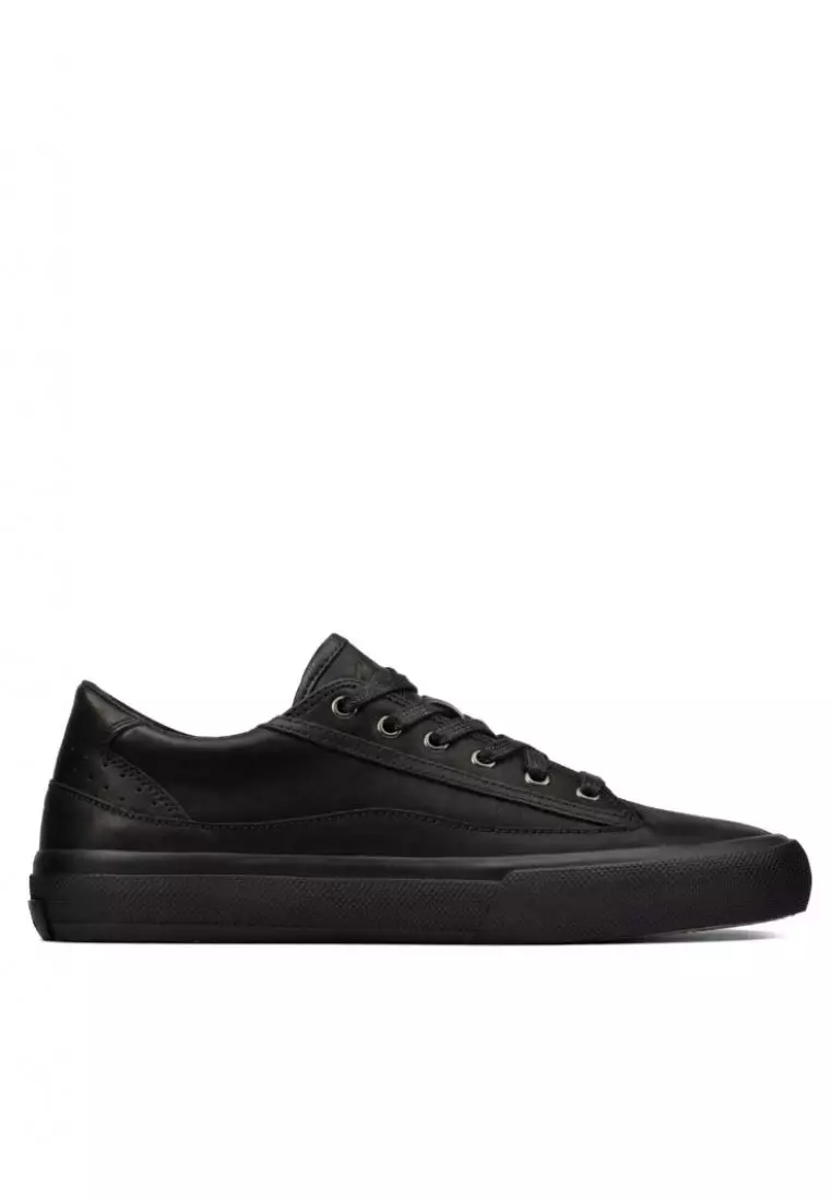 Clarks shoes technology store