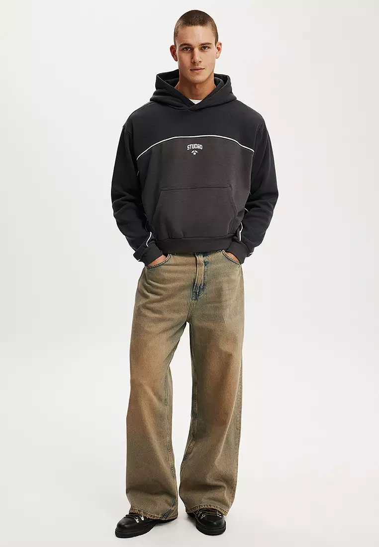 Cropped Fit Graphic Hoodie