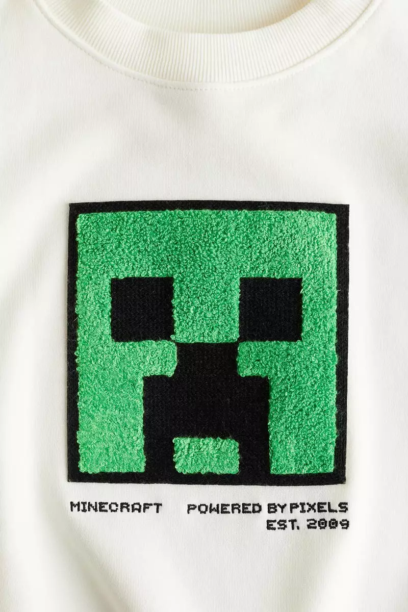 Oversized printed sweatshirt