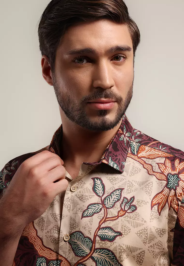 MOC - Kemeja Batik Pria Lengan Pendek Kayanawa - Maroon