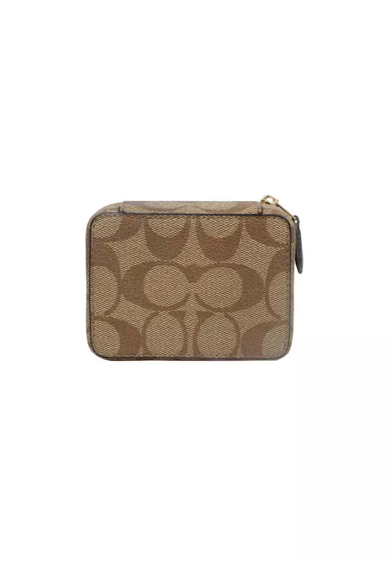 Small coach makeup discount bag