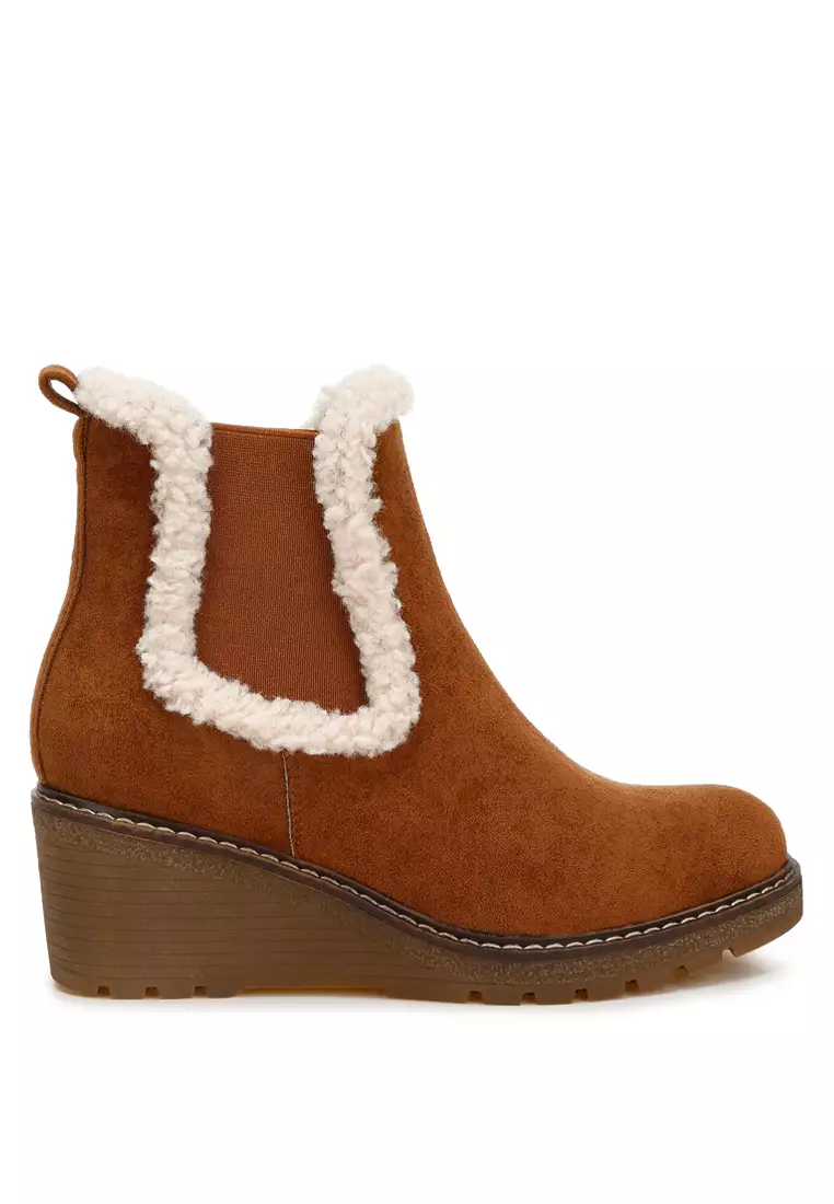 Discount on London Rag  shoes - SKU: Faux Fur Lined Chelsea Boots in Tan