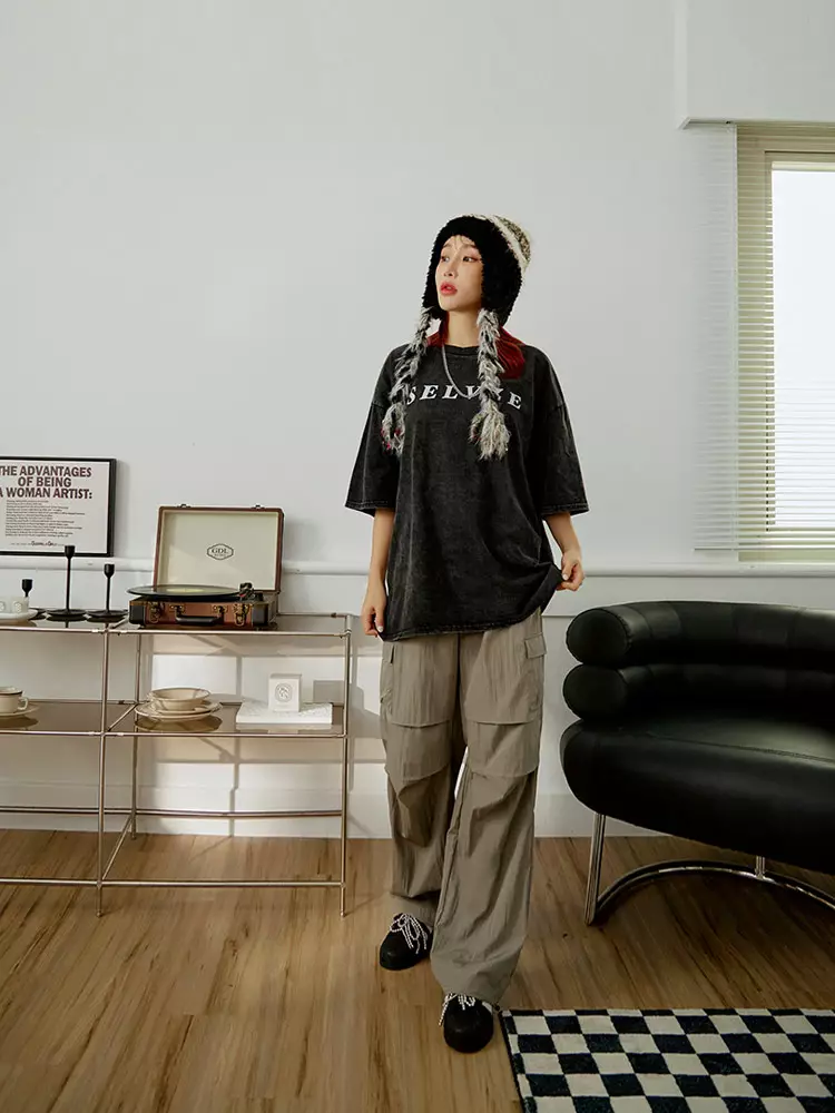 素色腰鬆緊膝打褶大口袋縮口工裝褲《BA7567》