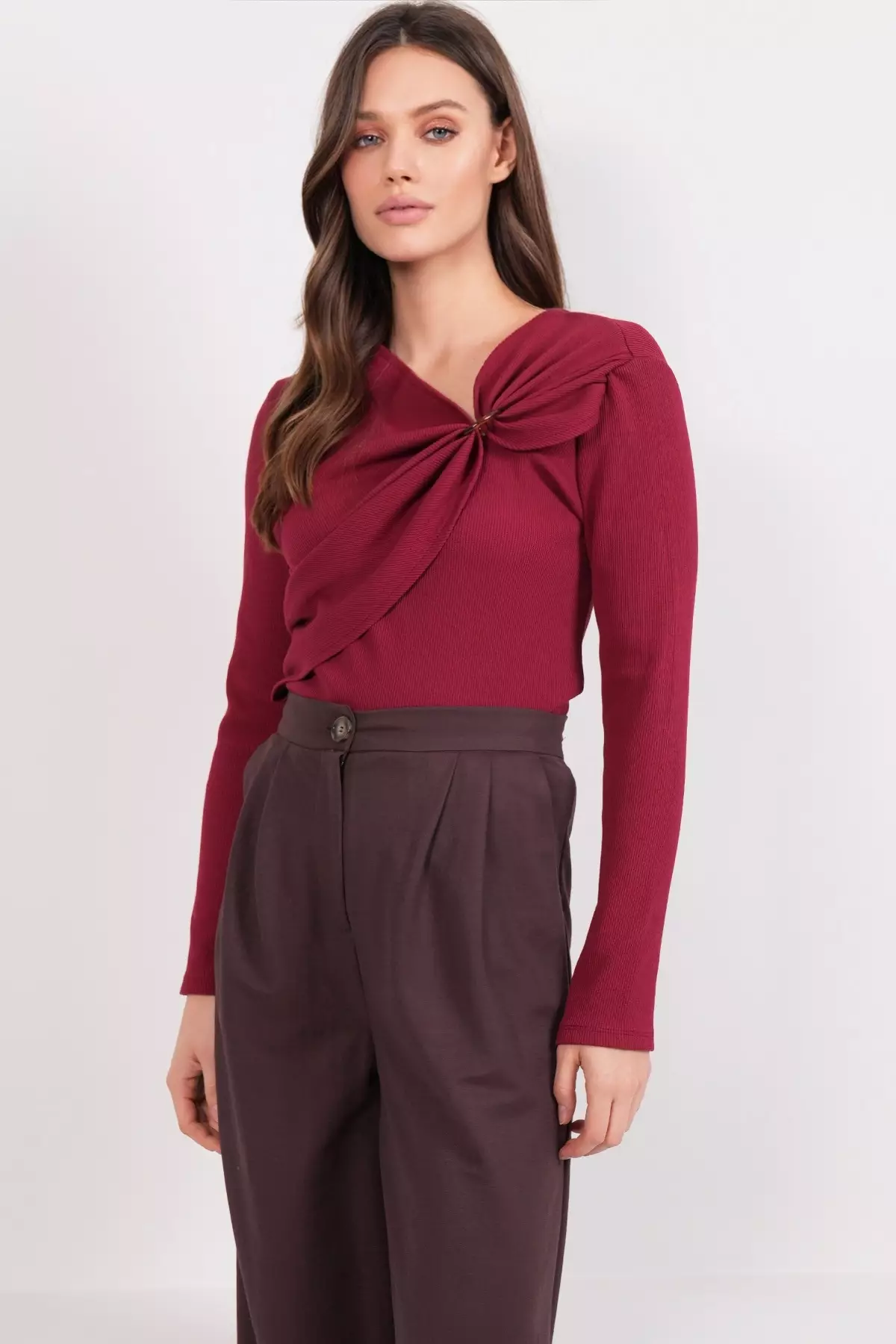 Women'S Burgundy Asymmetrical Neckline Accessory Detail Shirred Camisole Blouse Alc-X14357