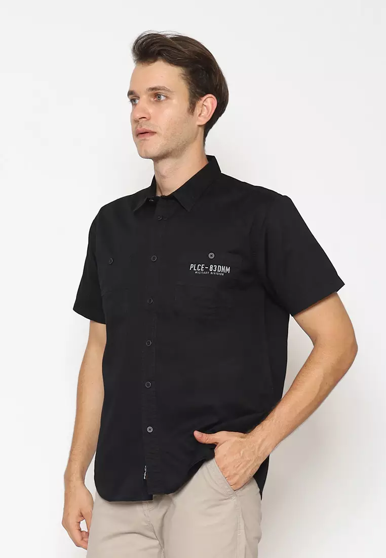 POLICE Kemeja Polos Cotton Twill Kantong Dua Black Regular Fit Pria