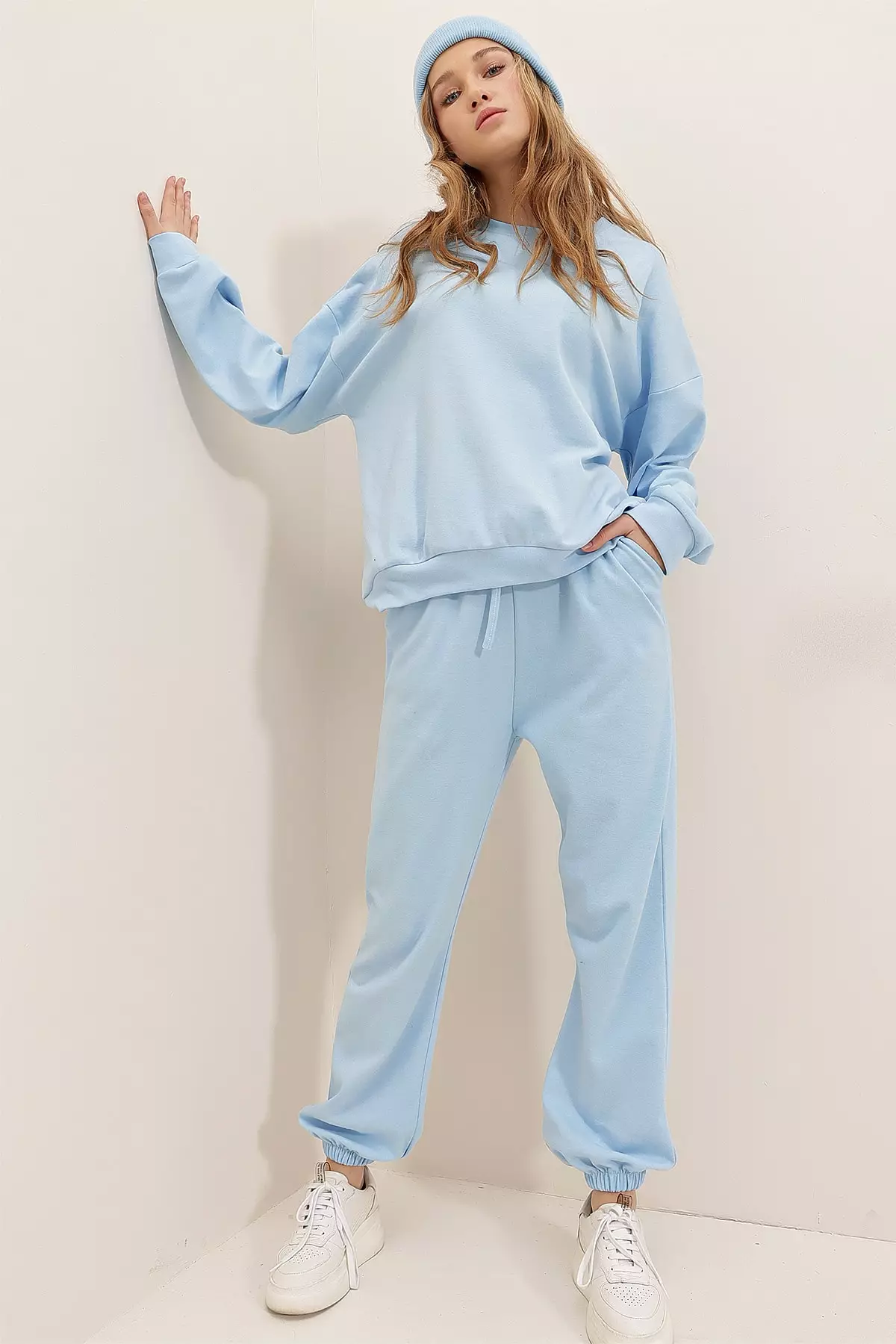 Basic Sweatshirt and Jogger Set