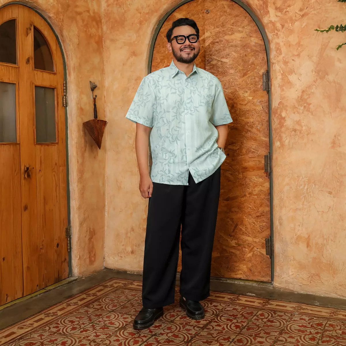 [Raya Collection] ZM Zaskia Mecca - Raisey Blue - Kemeja Pria Pendek - Primadona Series Edisi Lilya Senja