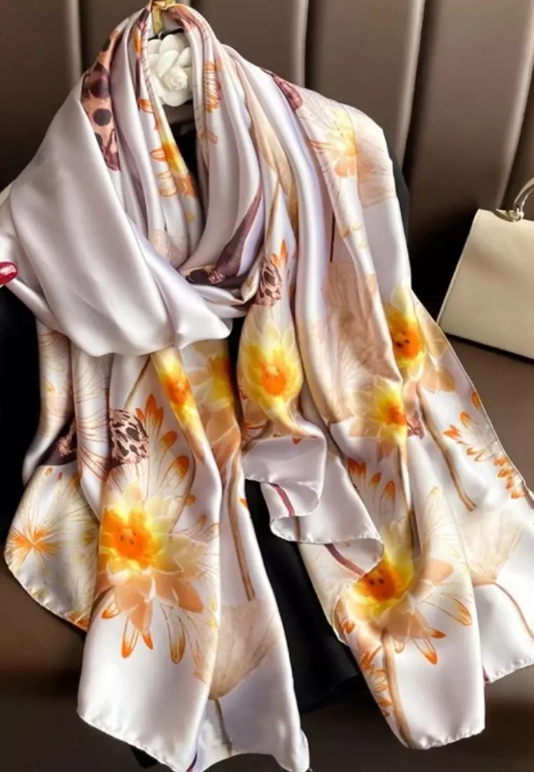 Aksesoris Wanita Ginko & Lotus Root  Silk Large Size Pashmina Syal Wanita Silver & Multi
