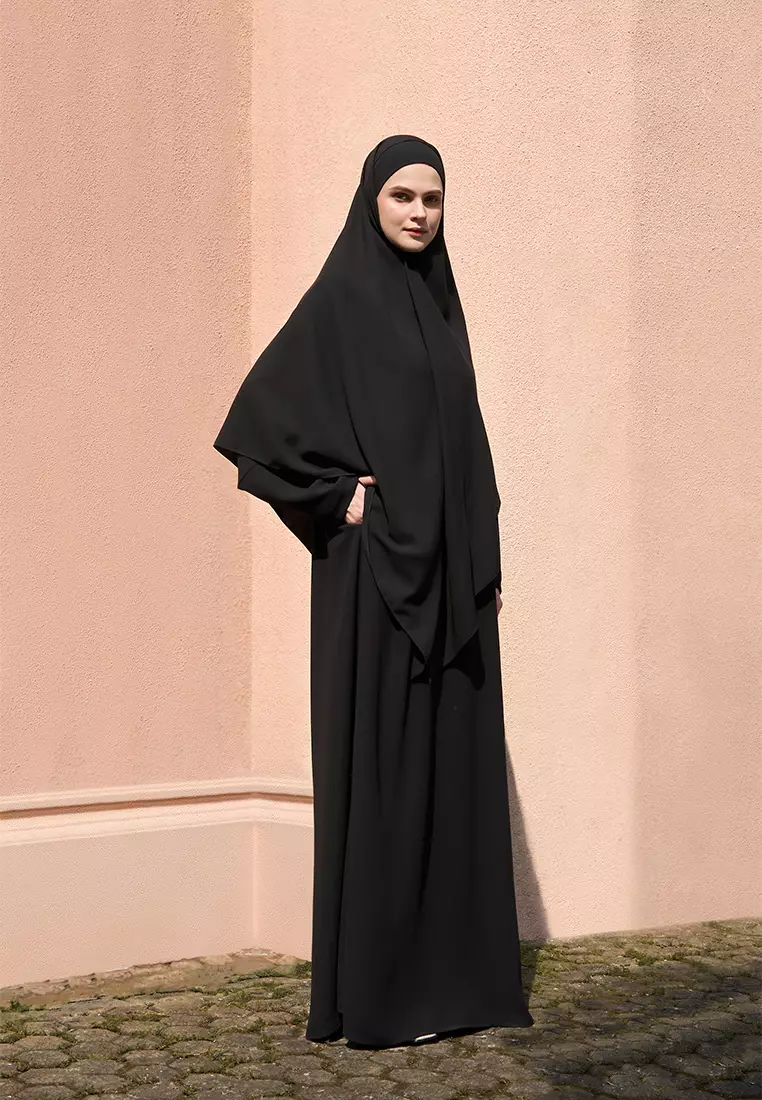 Kami Akifa Plain Abaya Black