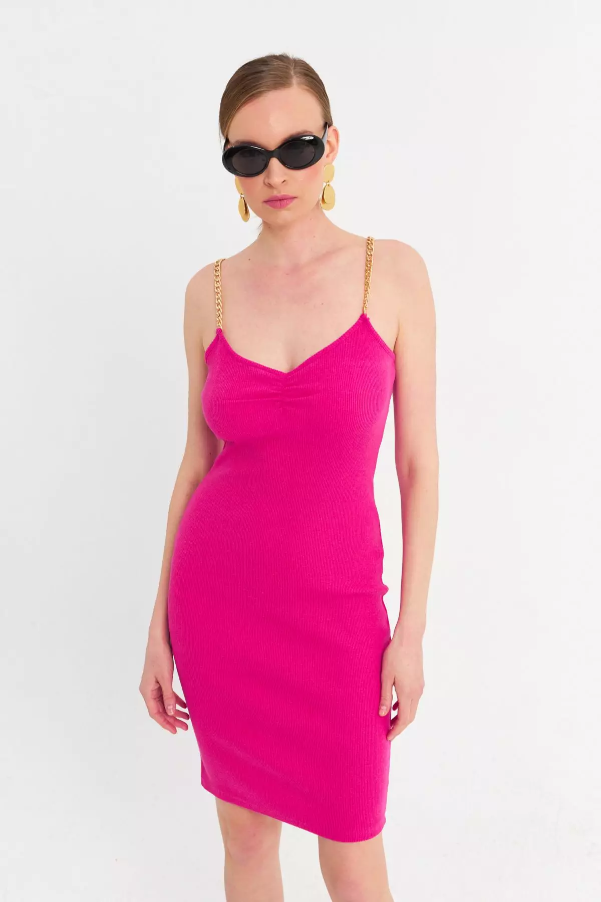 V領金屬鏈吊帶迷你連身裙