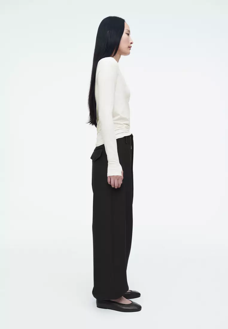 SLIM LIGHTWEIGHT LONG-SLEEVED TOP