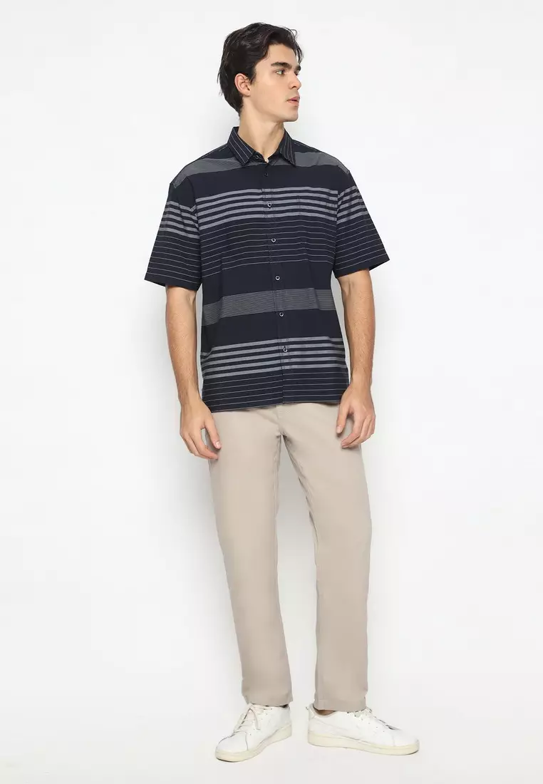 POLICE Kemeja Border Printing Biru Tua Regular Fit Pria