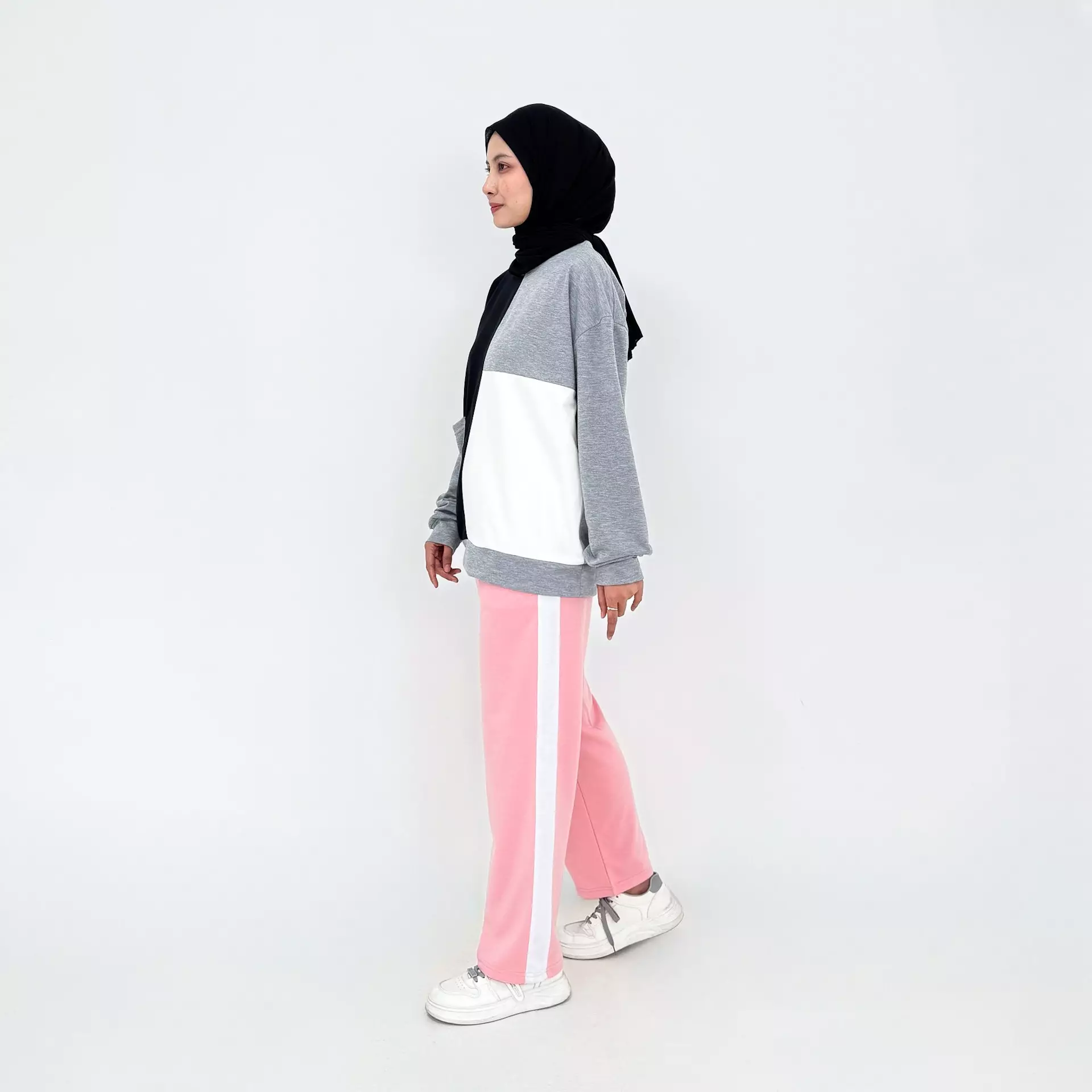Set Sporty Sweatpants Gitara - Setelan Baju Olahraga Padel Wanita