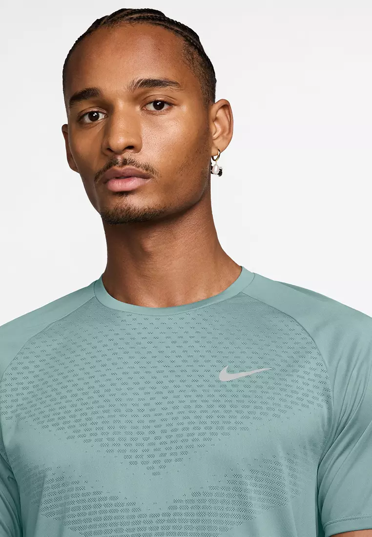 Dri-Fit Advantage Stride Short Sleeve Top