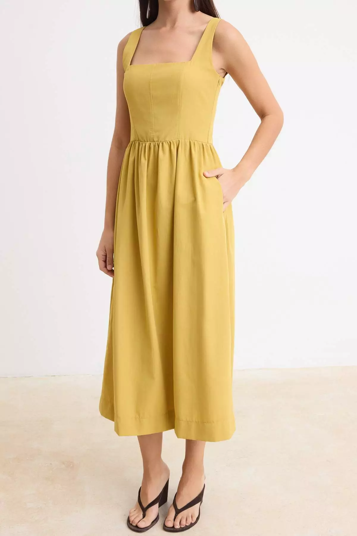 Mustard Straight Skirt With Waist Opening And Pocket Detail Midi Woven Dress Twoss24El00038