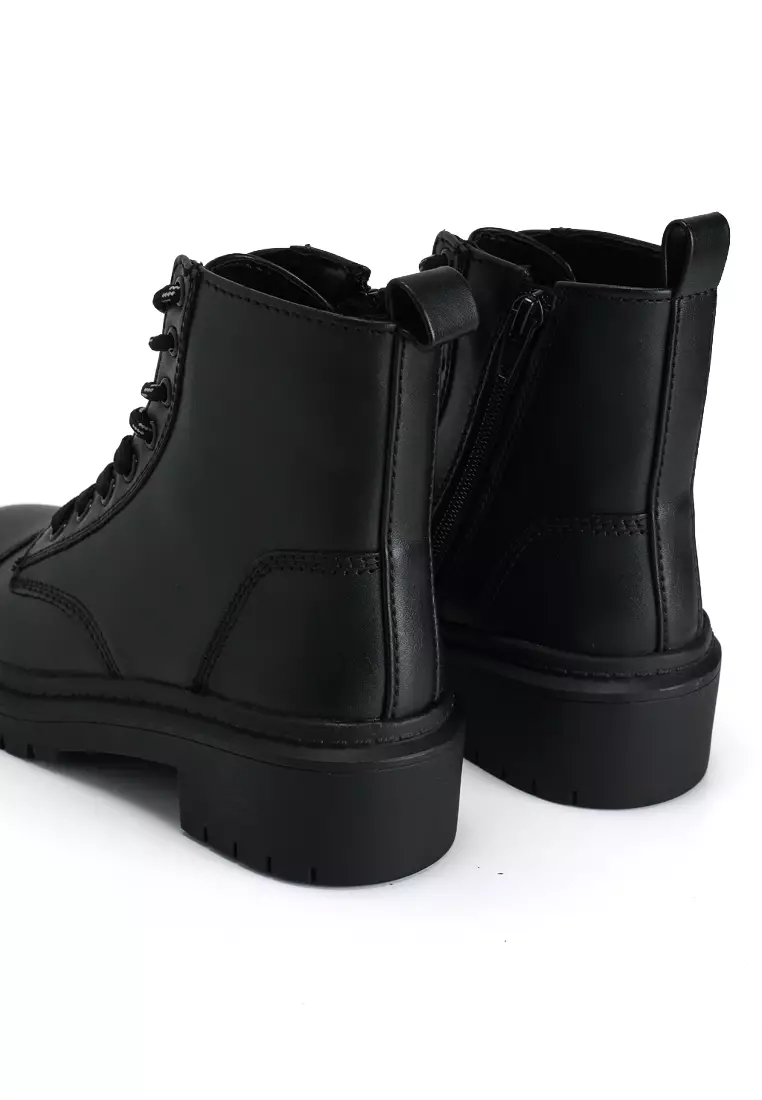 Goer-In Boots