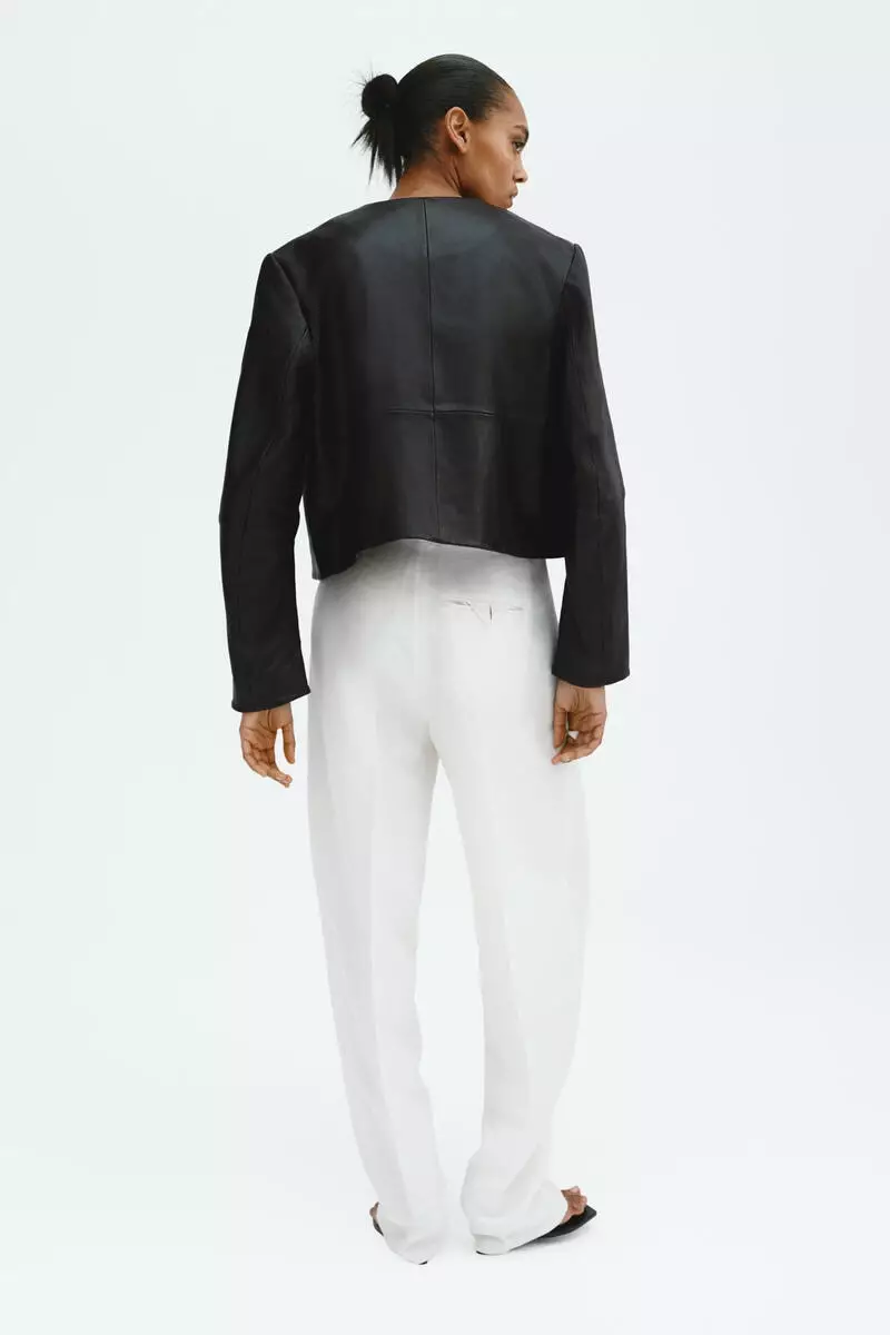 Short leather jacket
