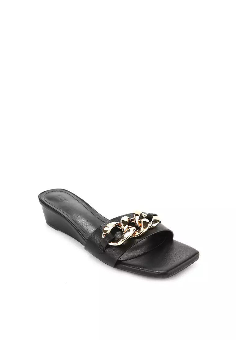 CARLY J2422-1 CASUAL SANDAL BLACK