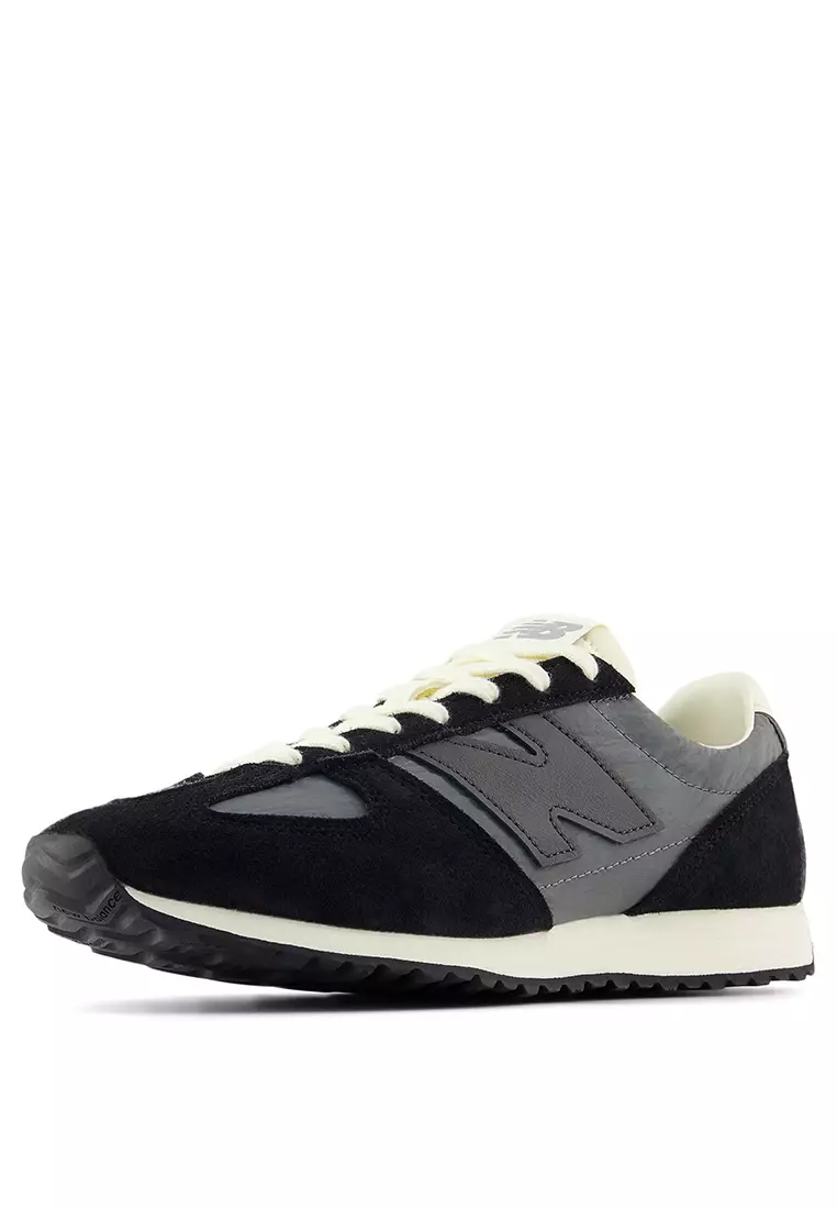 471 Classic Lifestyle Shoes