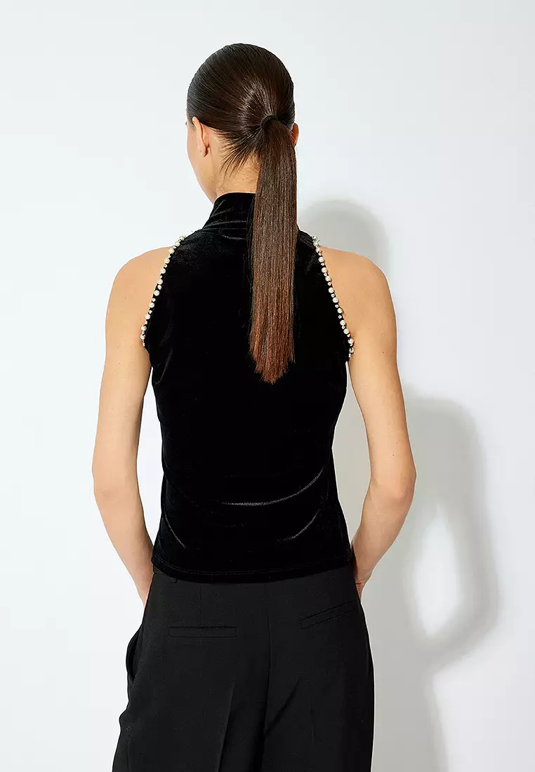 Slim Fit Sleeveless Stand Collar Stoned Velvet Top