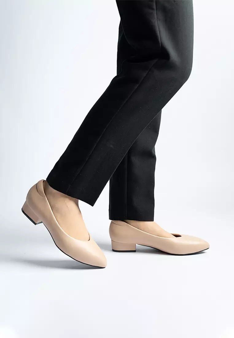 Bethany Pointed Mid Heel