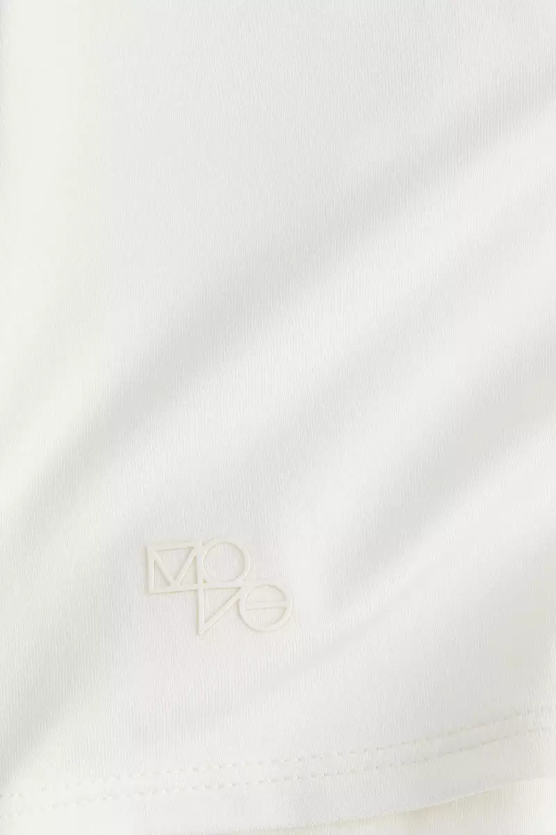 Sports top with DryMove™